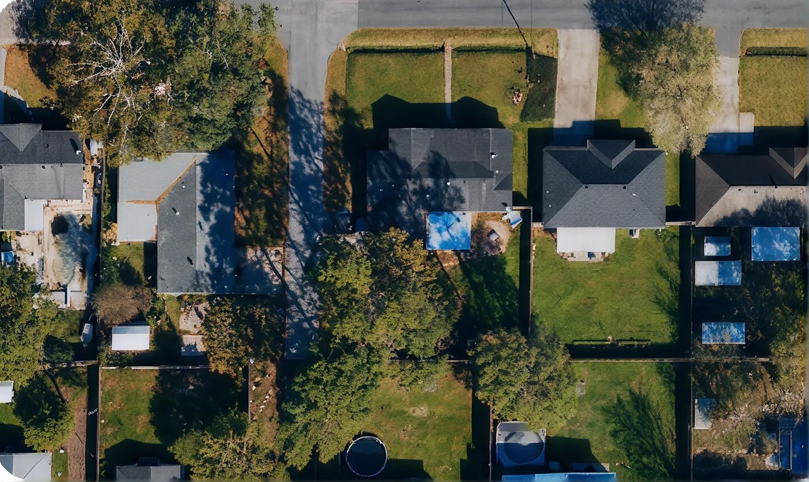 Aerial view of an intact US neighbourhood